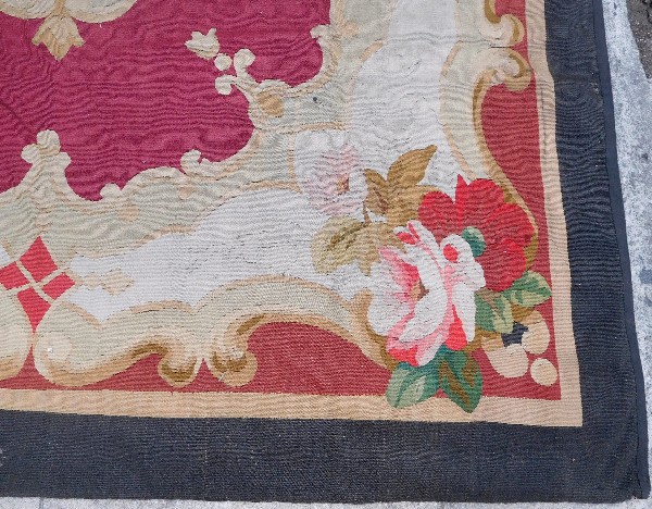 Large antique Aubusson carpet - France circa 1860 - 175cm X 250cm