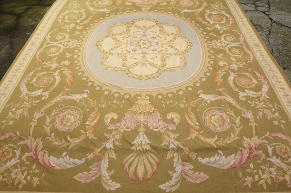 Tapis d'Aubusson de style Empire Restauration, époque XIXe - 372cm x 265cm