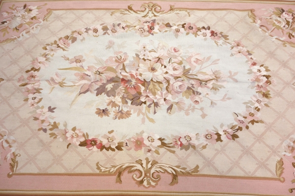 Grand tapis d'Aubusson de style Louis XVI, époque Napoléon III - 342cm x 250cm