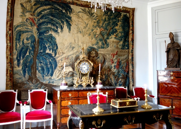 Grande tapisserie d'Aubusson d'époque Louis XV : la pagode chinoise d'après Pillement - 268cm x 340cm