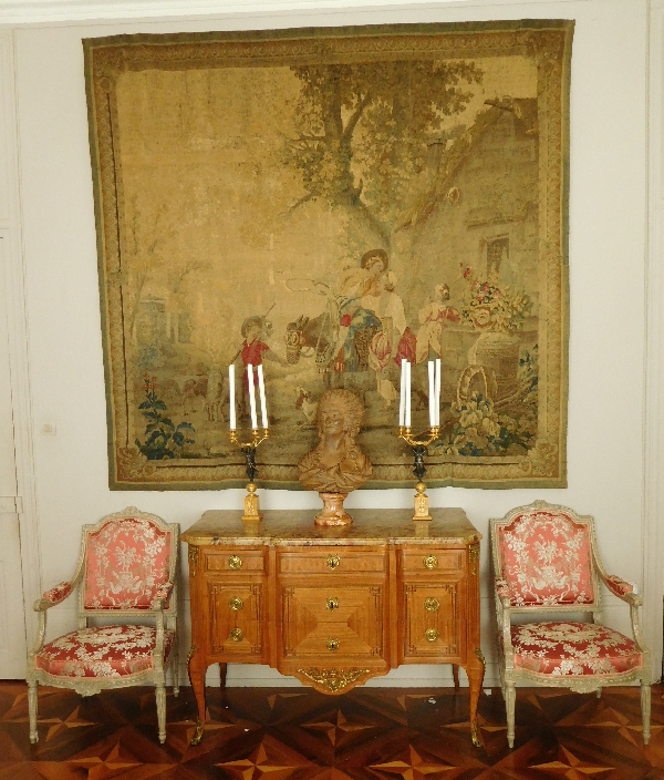 Tapisserie d'Aubusson polychrome d'époque Louis XVI, laine et soie : scène galante - 221cm x 228cm