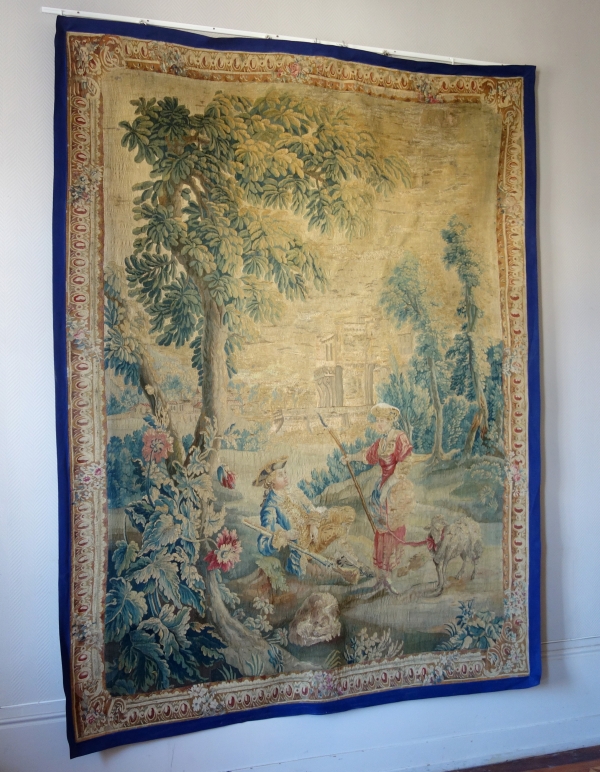 Tapisserie d'Aubusson polychrome d'époque Louis XV - XVIIIe siècle : scène pastorale - 258cm x 201cm