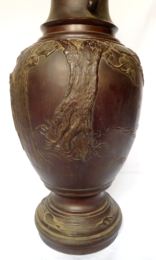 Tall bronze vase, Japan, Meiji period - late 19th century - 62cm