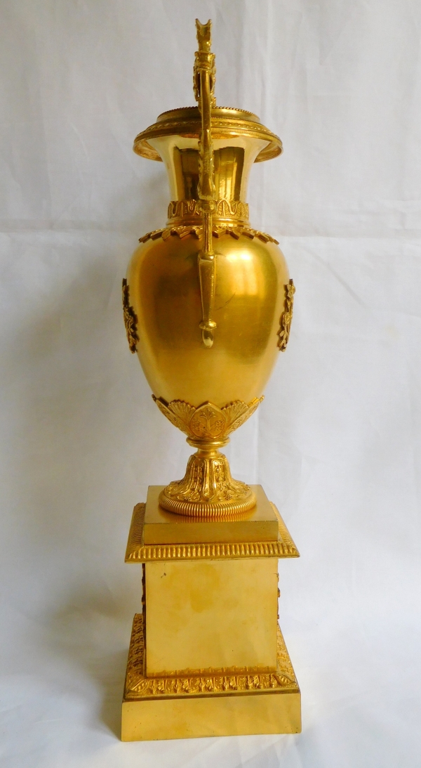 Vase d'ornement en bronze ciselé et doré au mercure - époque Empire Restauration - 1820