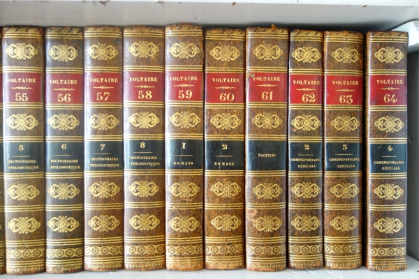 Les Oeuvres complètes de Voltaire en 75 volumes - belle reliure cuir - 1828