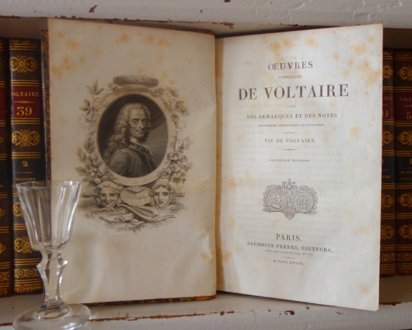 Les Oeuvres complètes de Voltaire en 75 volumes - belle reliure cuir - 1828