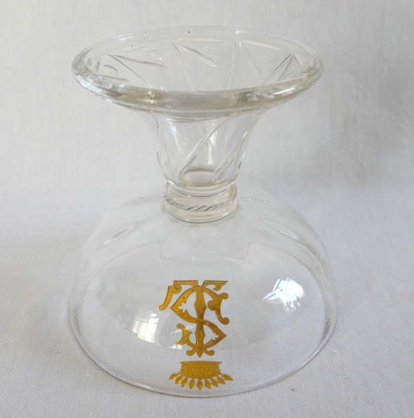 Suite de 10 coupes à champagne en cristal de St Louis uni gravé doré - couronne comtale