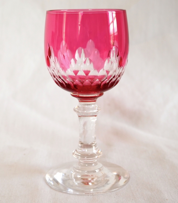 Série de 6 verres à vin du Rhin en cristal de Baccarat overlay rouge, modèle Champigny Richelieu