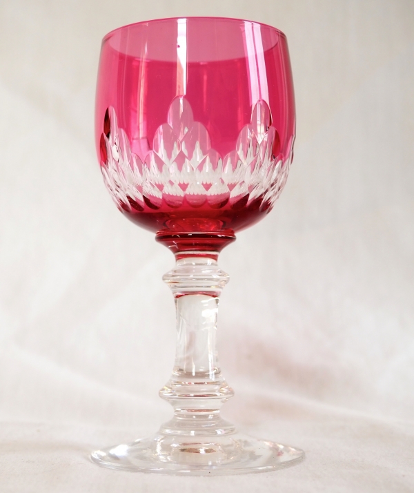Série de 6 verres à vin du Rhin en cristal de Baccarat overlay rouge, modèle Champigny Richelieu