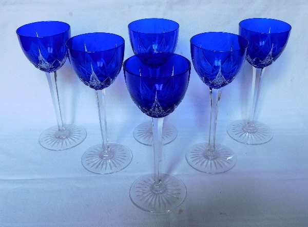 Série de 6 verres à vin du Rhin en cristal de Baccarat, modèle Epron, overlay bleu cobalt