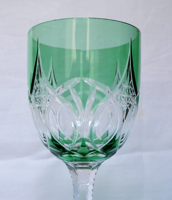 8 rares verres à vin du Rhin en cristal de Baccarat overlay vert