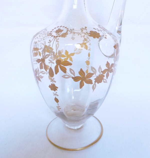 Carafe à vin / aiguière en cristal de Baccarat rehaussé à l’or fin