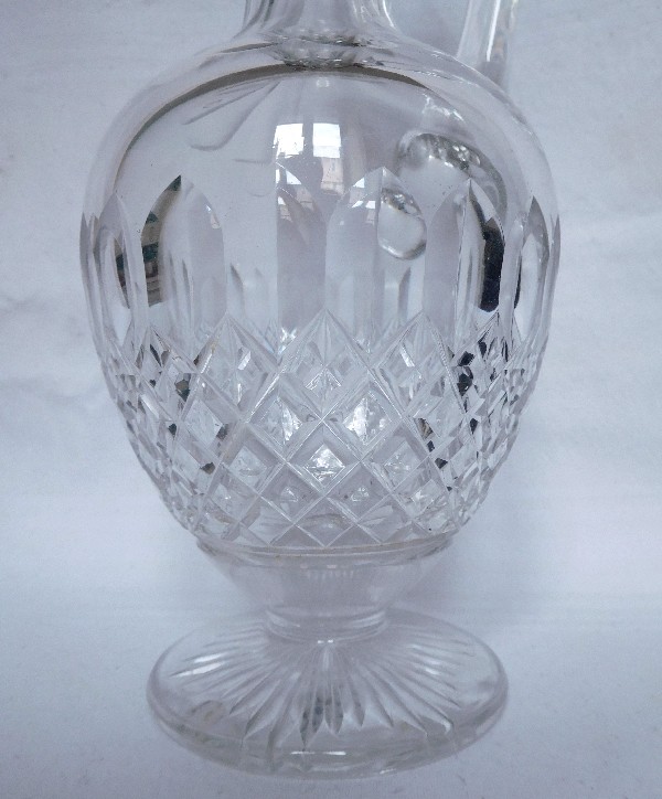 Carafe à vin / aiguiere en cristal de Baccarat richement taillé - étiquette papier