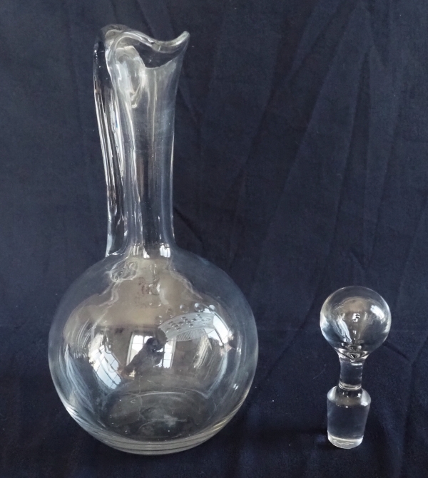 Carafe à vin / aiguière en cristal de Baccarat - couronne de Baron - 27,5cm