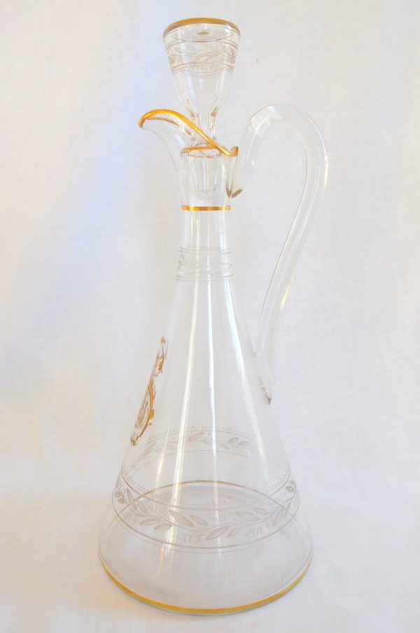 Luxurious Baccarat crystal ewer enhanced with fine gold, SL monogram