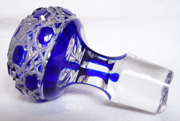 Grand flacon de toilette en cristal de Baccarat, modèle Diamants Pierreries doublé bleu - 19,5cm