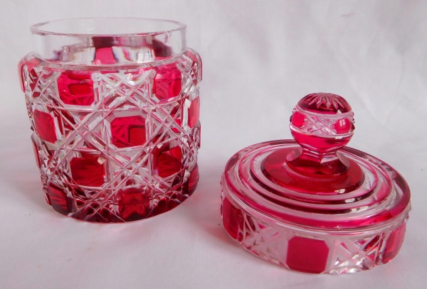 Sucrier / boîte à poudre en cristal de Baccarat, modèle Pontarlier / Diamants Pierreries doublé rose