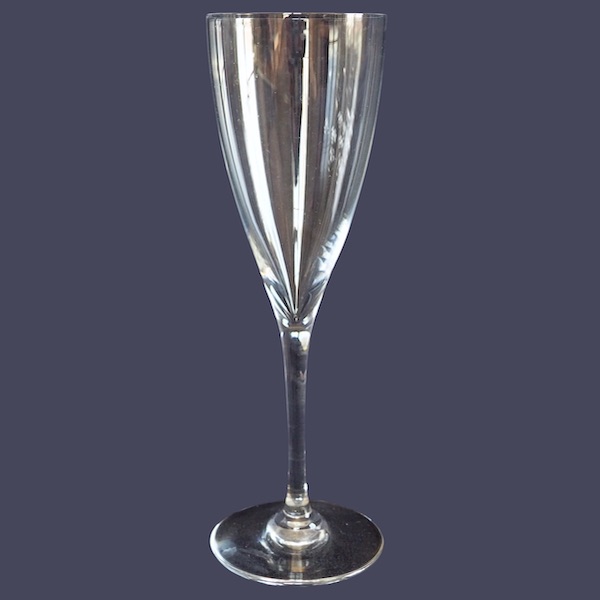 Petite fûte à champagne en cristal de Baccarat, modèle Dom Perignon - 16,9cm - signée