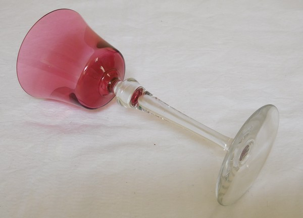 Verre à vin du Rhin en cristal de Baccarat rose, modèle Piccadilly non taillé
