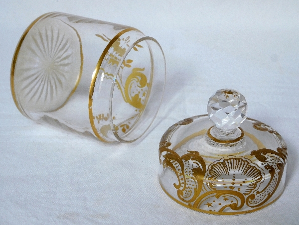 Baccarat crystal powder box, Louis XV pattern enhanced with fine gold