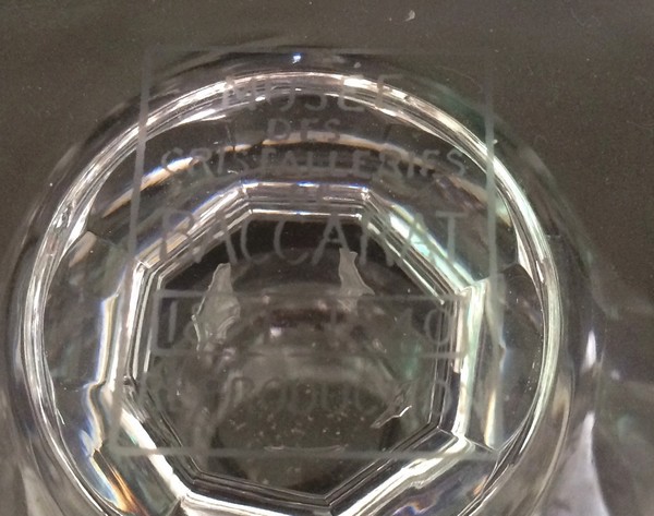 Vase Médicis en cristal de Baccarat, modèle Malmaison, signé