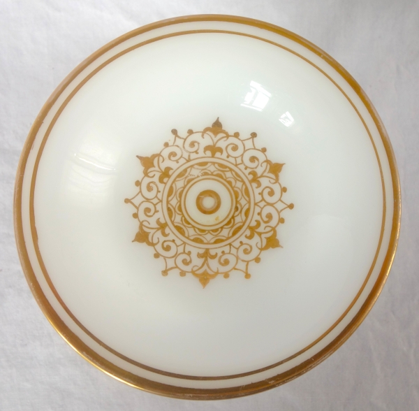 Baccarat crystal ring holder, white opaline enhanced with fine gold - 19th century