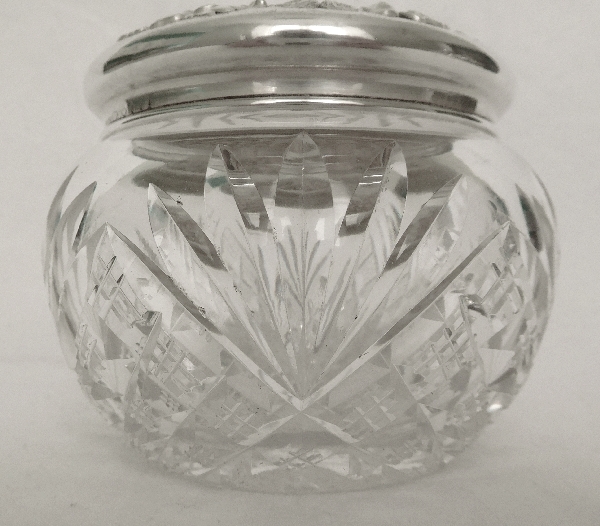 Boîte à poudre en cristal de Baccarat taillé, couvercle en argent massif et vermeil