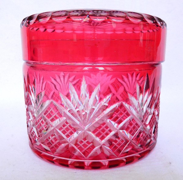 Grande boîte à poudre en cristal taillé de Baccarat, overlay rose