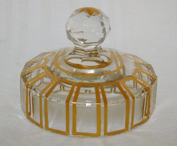 Boîte à poudre en cristal de Baccarat, modèle Cannelures réhaussé de filets or