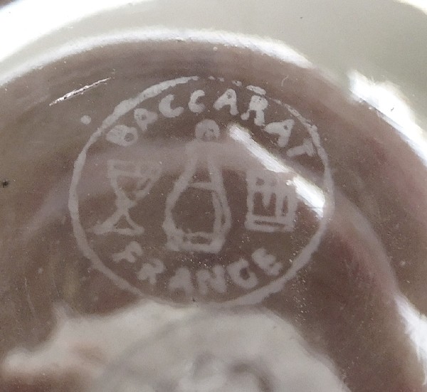Baccarat crystal powder box, Malmaison pattern - 13cm - signed