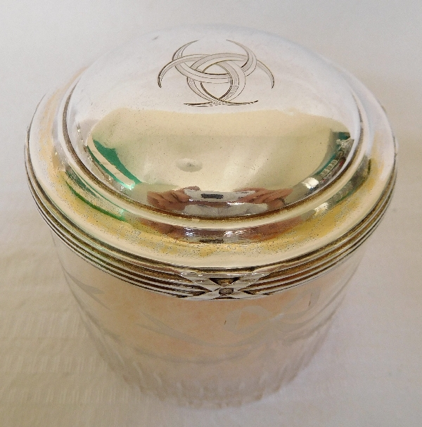 Boîte à poudre en cristal de Baccarat et argent massif, famille d'Orléans 3 croissants