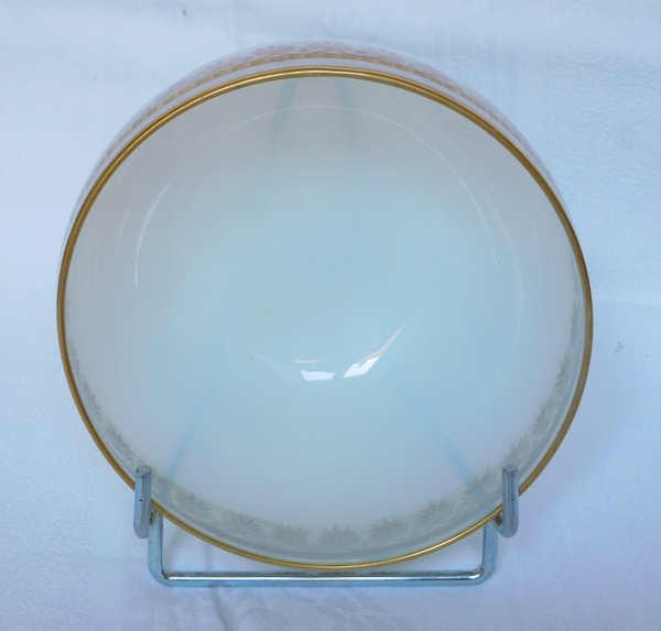 Empire style opaline bowl enhanced with fine gold, 19th century circa 1830