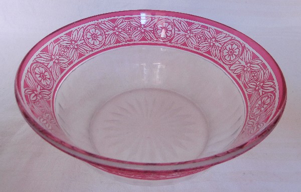 Jatte ou saladier en cristal de Baccarat overlay rose, modèle Empire
