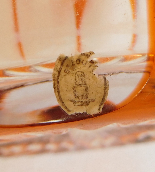 Carafe à whisky en cristal de Saint Louis taillé overlay orange, étiquette papier