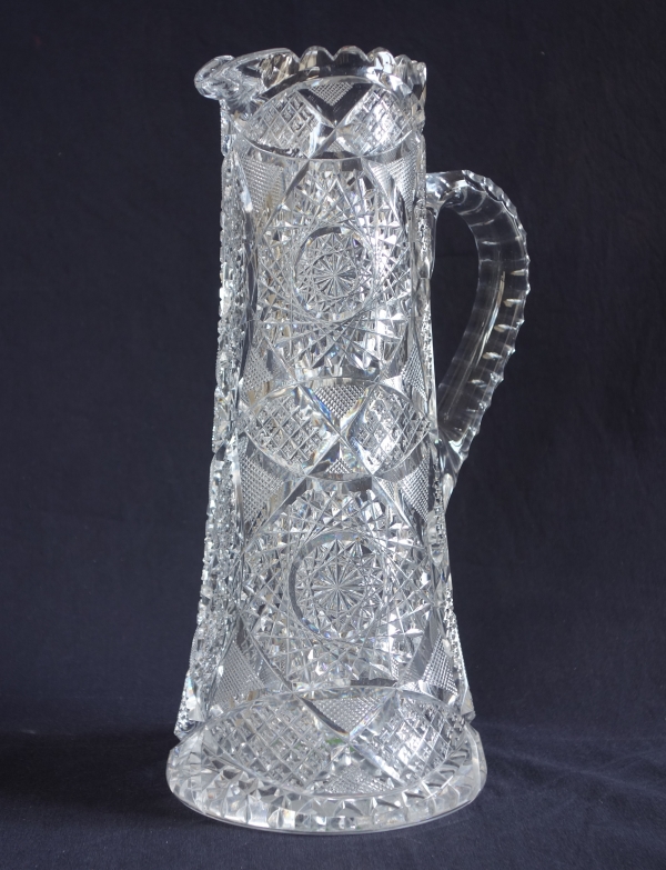 Canette, broc, carafe en cristal de Baccarat richement taillé vers 1900