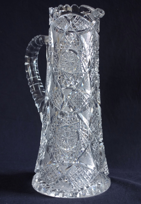 Canette, broc, carafe en cristal de Baccarat richement taillé vers 1900