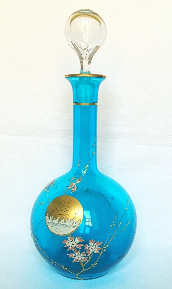 Carafe à vin en cristal de Baccarat japonisante, cristal bleu turquoise émaillé & doré vers 1890