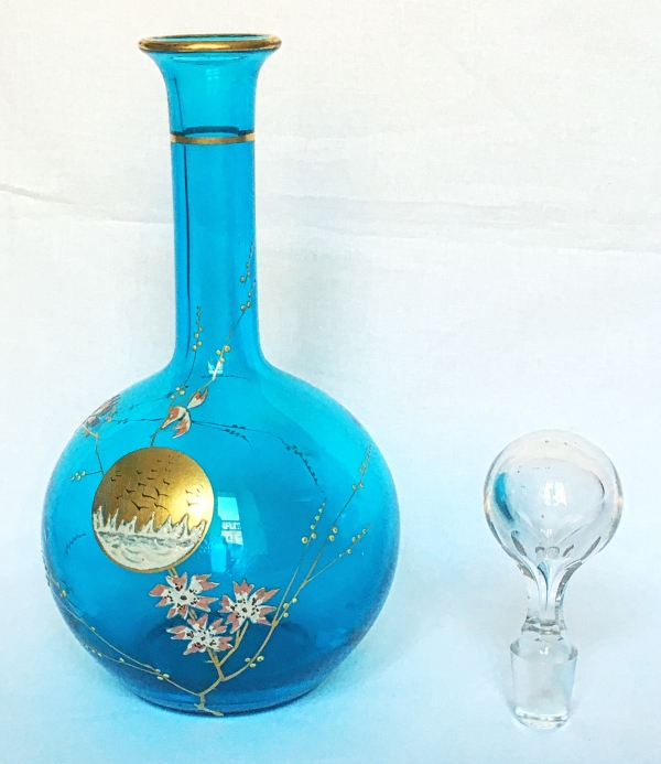 Carafe à vin en cristal de Baccarat japonisante, cristal bleu turquoise émaillé & doré vers 1890