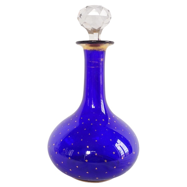 Carafe en cristal de Baccarat bleu cobalt et étoiles dorées