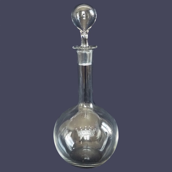 Baccarat crystal wine bottle / decanter engraved with a crown of Baron - 27.5cm