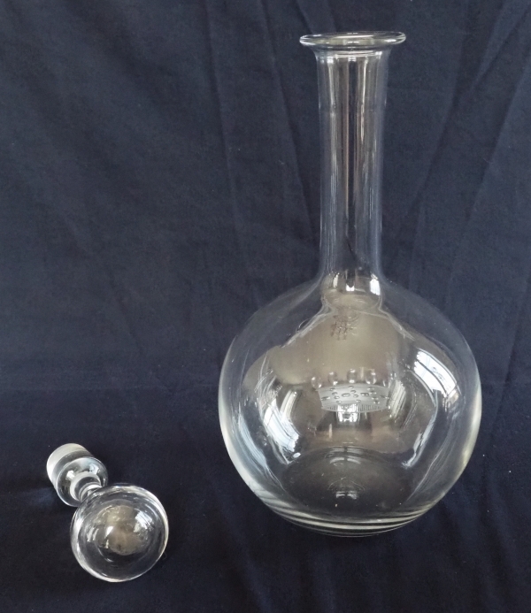 Grande carafe à vin en cristal de Baccarat - couronne de Baron - 30,5cm