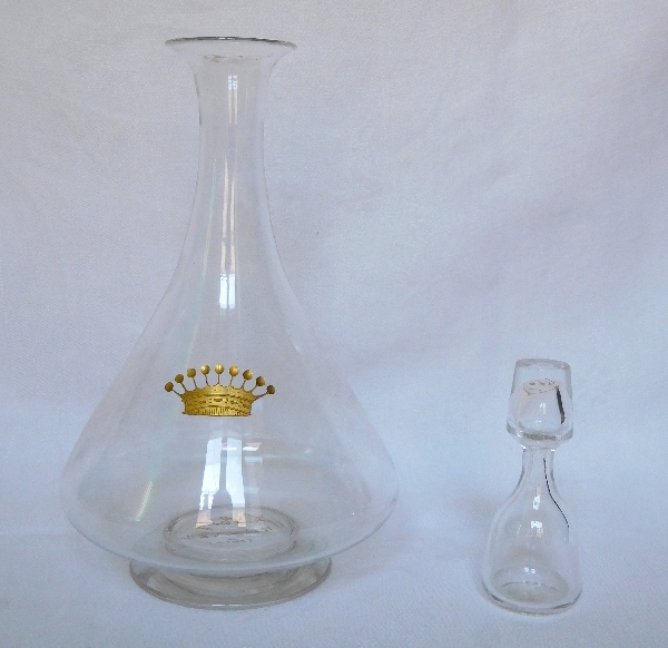 Baccarat crystal wine decanter, gilt crown of count / earl