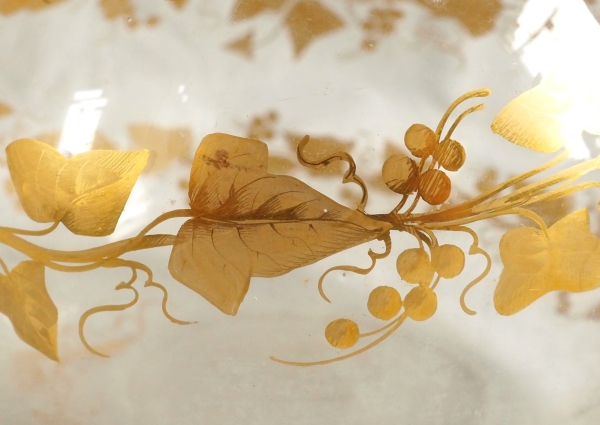 Carafe à vin en cristal de Baccarat, décor de lierre à l'or fin, époque Napoléon III