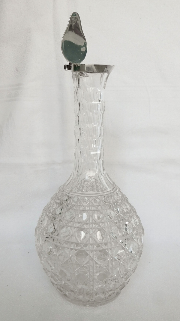 Carafe en cristal de Baccarat, modèle Pontarlier (Diamants Pierreries), monture en argent massif