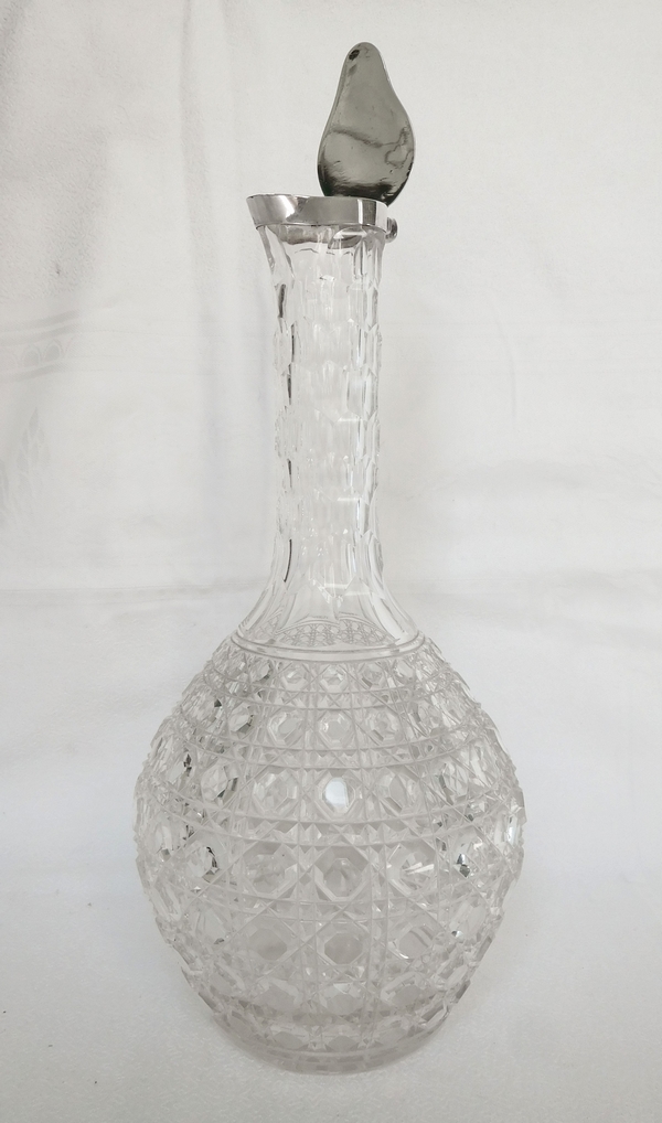 Carafe en cristal de Baccarat, modèle Pontarlier (Diamants Pierreries), monture en argent massif