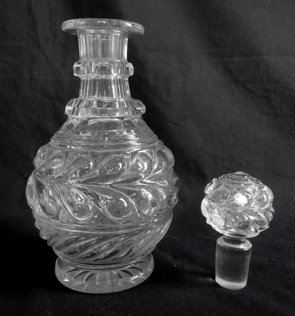 Carafe à cognac / whisky en cristal du Creusot taillé et moulé d'époque Charles X - vers 1830