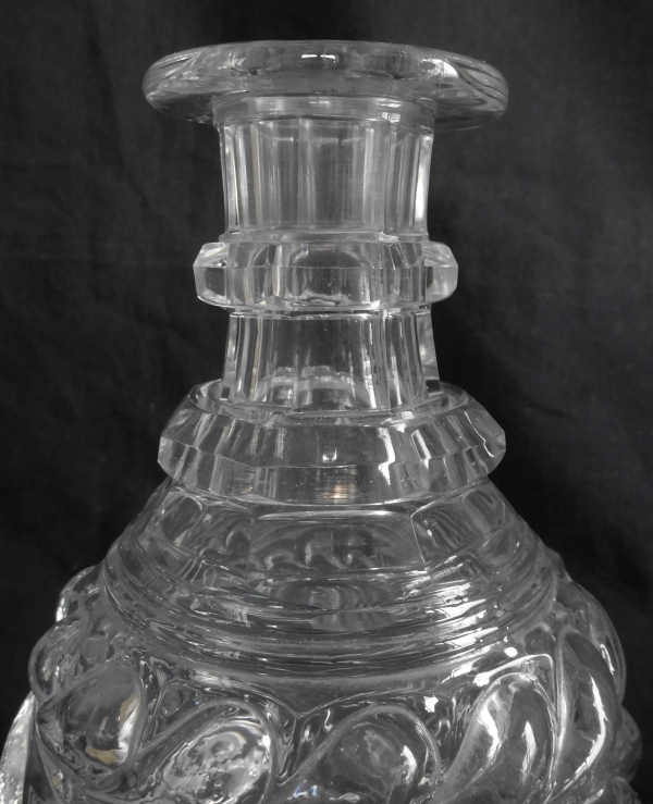 Carafe à cognac / whisky en cristal du Creusot taillé et moulé d'époque Charles X - vers 1830