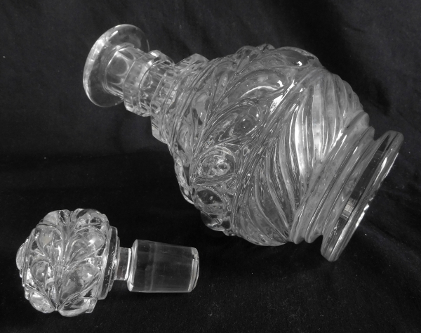 Carafe à cognac / whisky en cristal du Creusot taillé et moulé d'époque Charles X - vers 1830