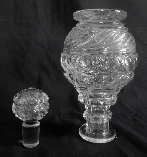 Carafe à cognac / whisky en cristal du Creusot taillé et moulé d'époque Charles X - vers 1830