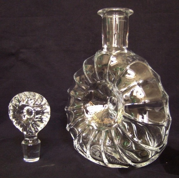 Carafe à cognac en cristal de Baccarat, pour Rémy Martin marquée à l'or, signée